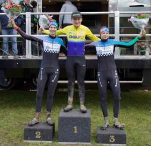 Rhenen podium amateurs (foto Hans Steekers)